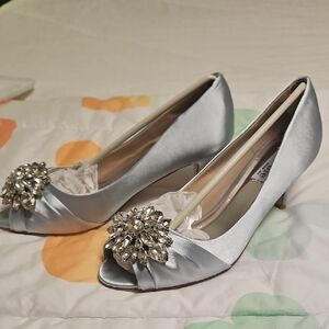 Elegant Silver Satin Embellished Heels Size 7